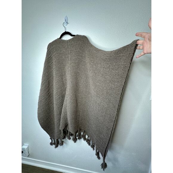 NWT The Row Follain Fringe Poncho in Fawn Melange Wool Cashmere Pullover Sweater - Picture 6 of 16